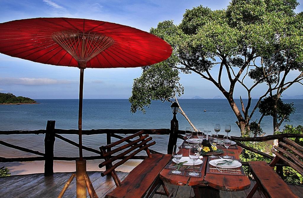 Banyan Bay Villas Koh Jum Exterior photo