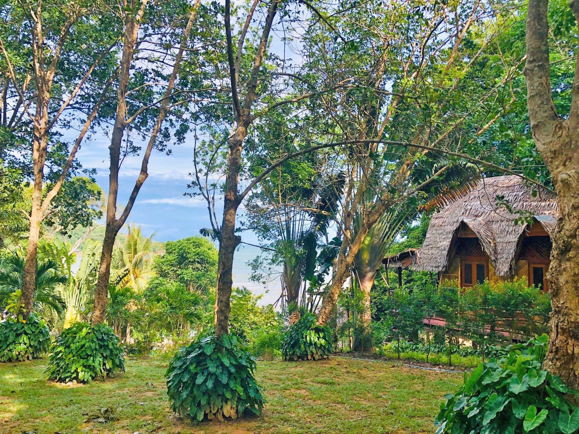 Banyan Bay Villas Koh Jum Exterior photo
