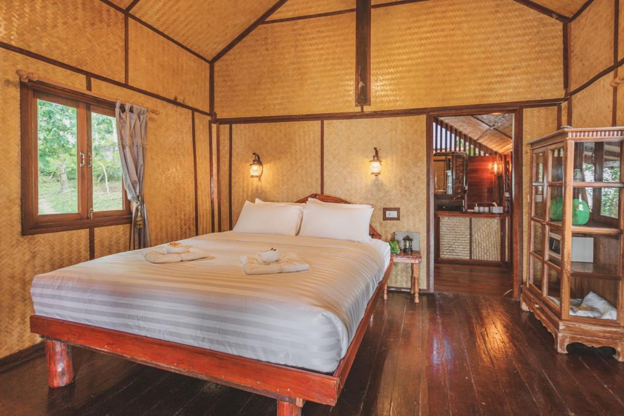 Banyan Bay Villas Koh Jum Exterior photo