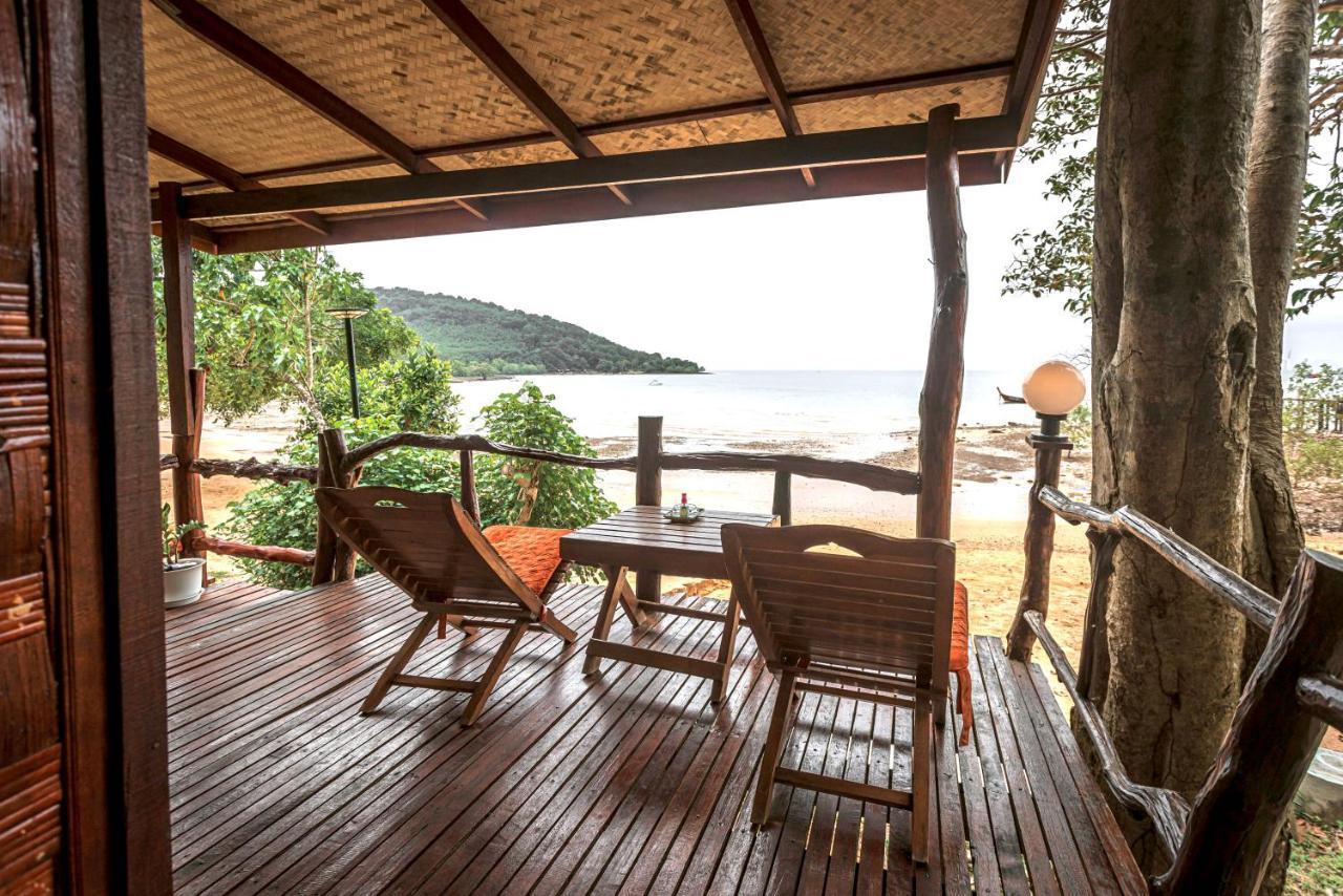 Banyan Bay Villas Koh Jum Exterior photo
